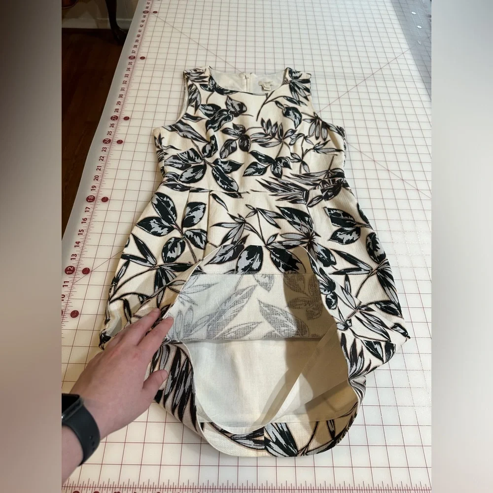 J.Crew size 6 petite 6P blue and white floral pattern dress